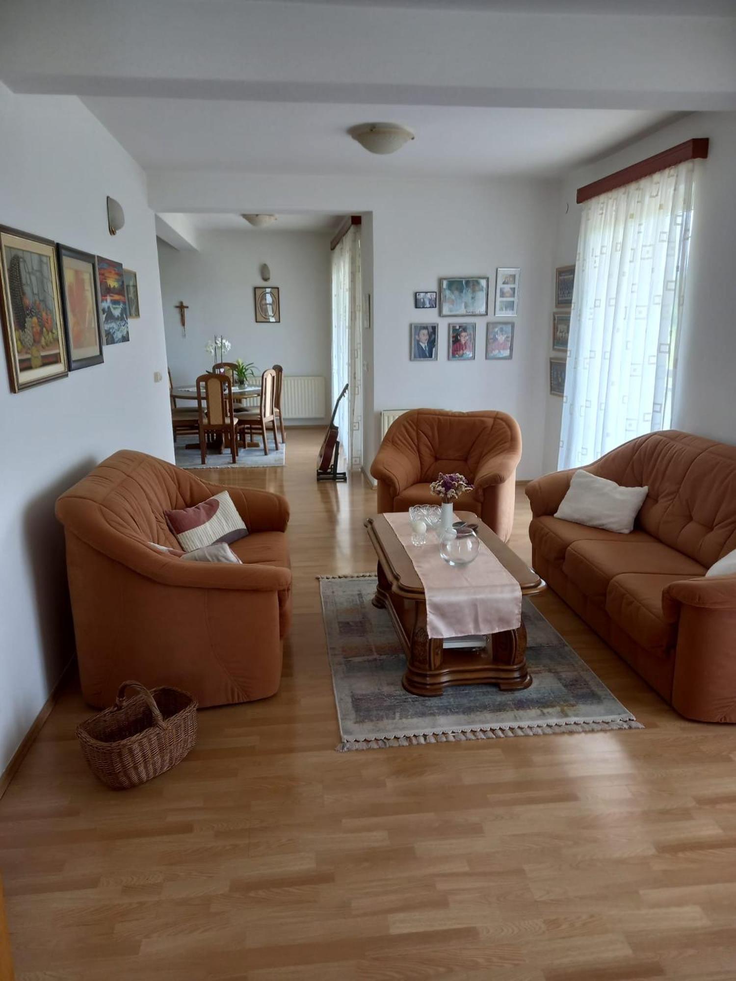 Mn Apartment *